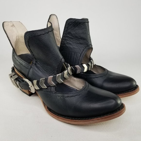 Freebird by Steven Shoes - Freebird By Steven Blade Ankle Booties 8 Navy Blue
